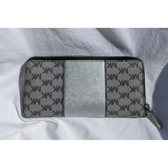 FINAL PRICE DROP Michael Kors Large Zip Around Wallet MK Signature Gray Silver - Picture 2 of 12